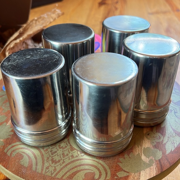 Bundle of 5 Reusable Spice Jars with Silicone Lids - Lids are New - Picture 8 of 16